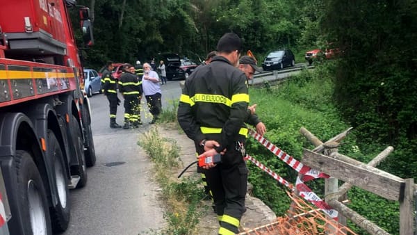 Auto nel fiume Auto nel fiume
