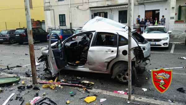 esplosione auto aquino 2 esplosione auto aquino 2